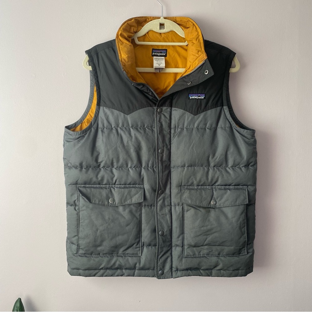 Patagonia Men's Gray and Black Vest with Orange Lining